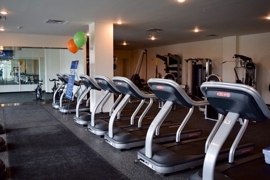 Building Photo - Lincoln Pointe