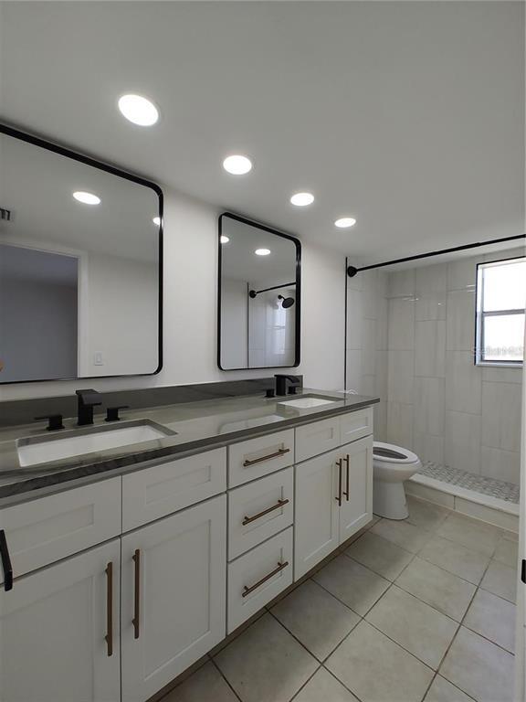 Building Photo - 255 Capri Cir N