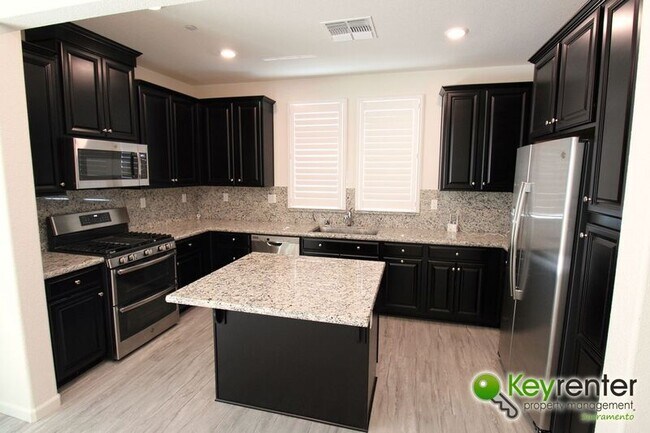 Building Photo - 1061 Chapelhill Ln