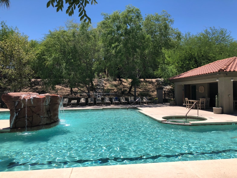 Building Photo - 5751 N Kolb Rd