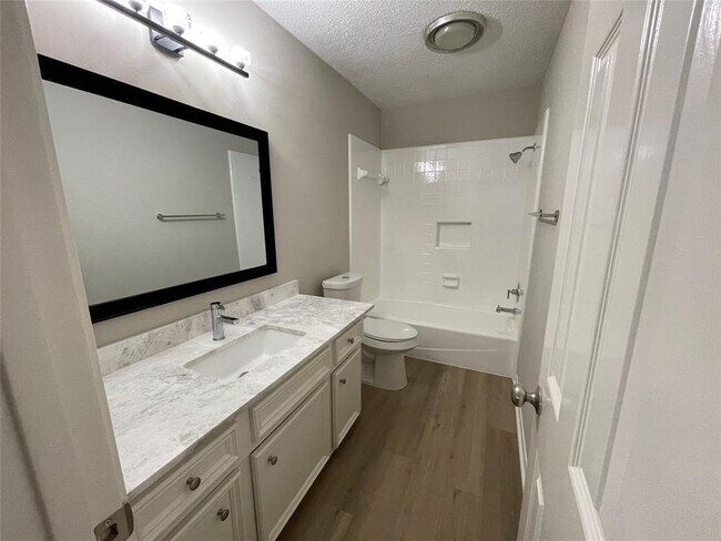 Building Photo - 1015 Cascade Creek Dr