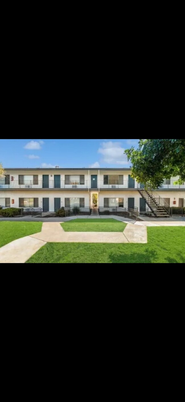 Building Photo - 1210 Petree St