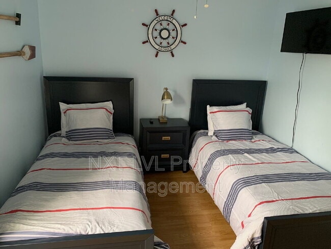 Building Photo - 4123 SW 21st Pl