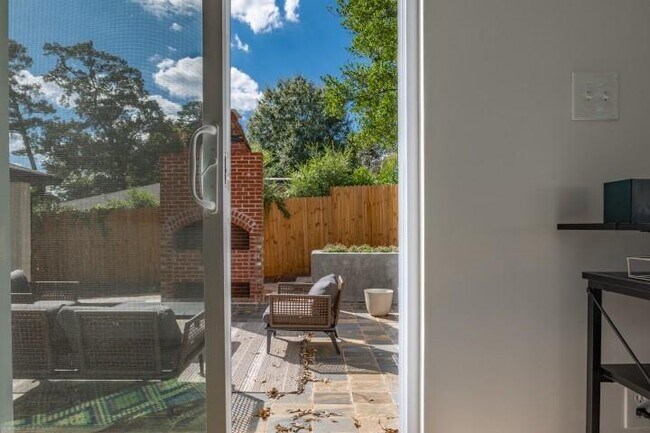 Building Photo - 3154 N Druid Hills Rd