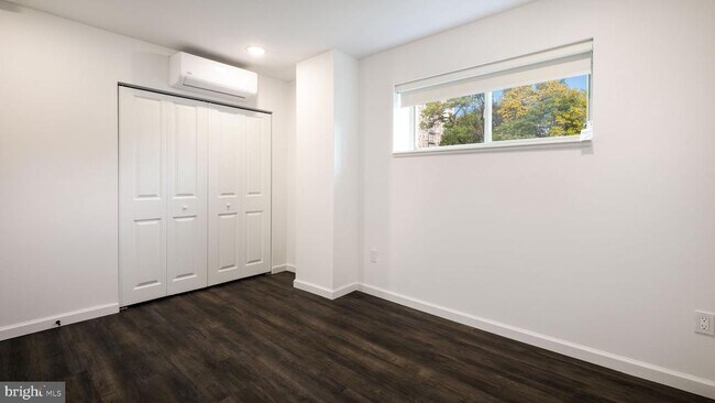 Building Photo - 1825 Callowhill St