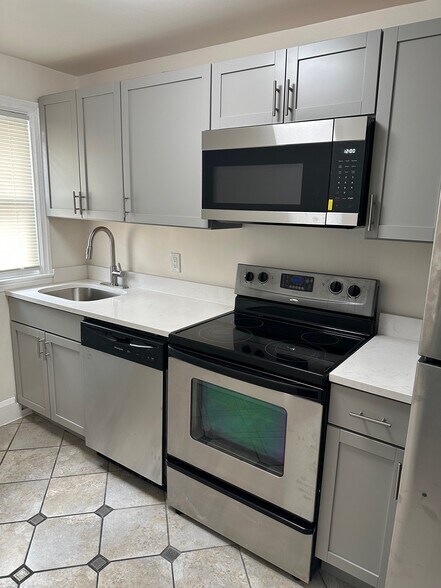 Building Photo - 4003 Lyndale Ave