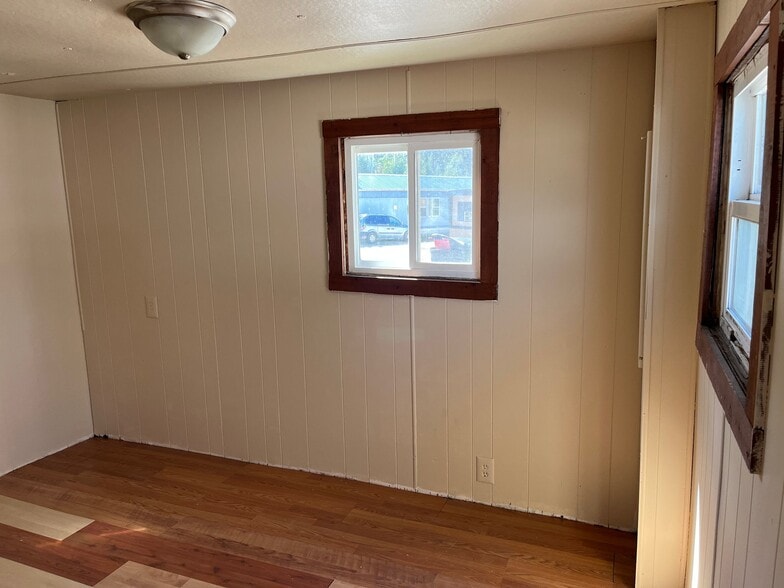 Building Photo - 1130 MT-135