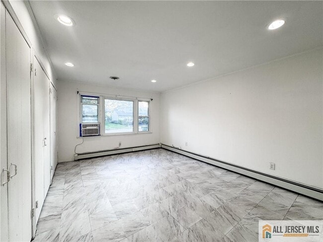 Building Photo - 742 Grove Ave