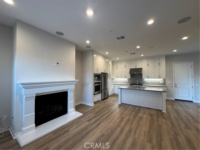 Building Photo - 211 Pin Ln