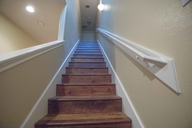 Building Photo - 7824 Comal St