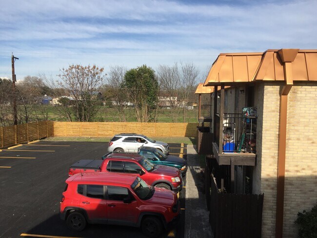 Building Photo - 6929 Timbercreek Dr