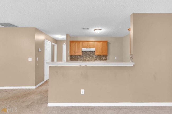 Building Photo - Charming 3 bedroom 2 bath Ranch style home...