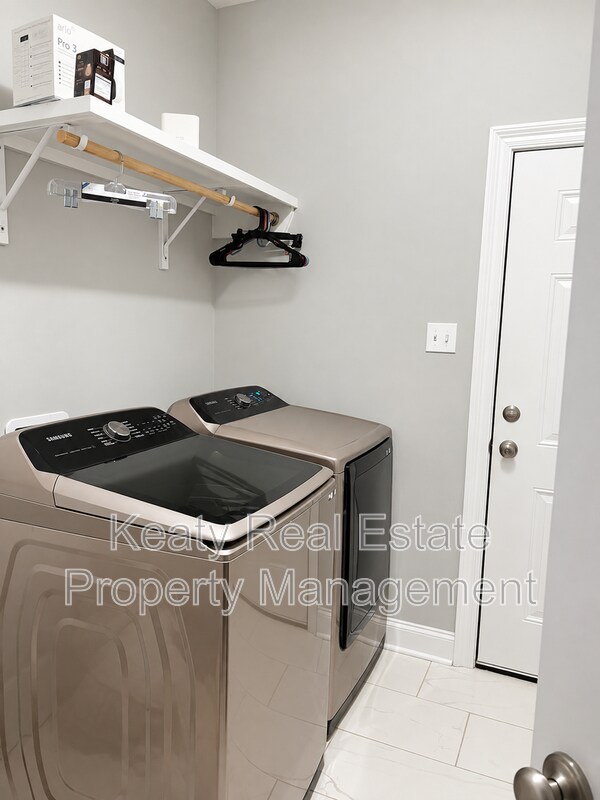 Building Photo - 316 Adry Ln