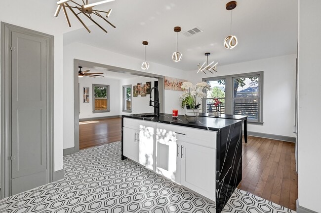 Building Photo - 6211 Culberson St