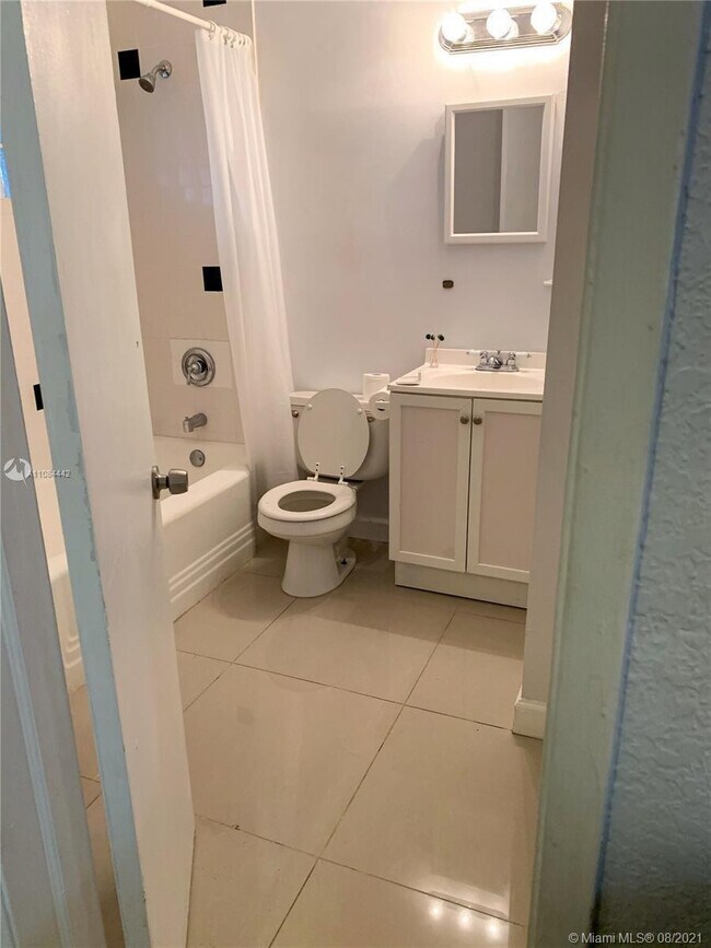 Building Photo - 1501 NW 7th Terrace