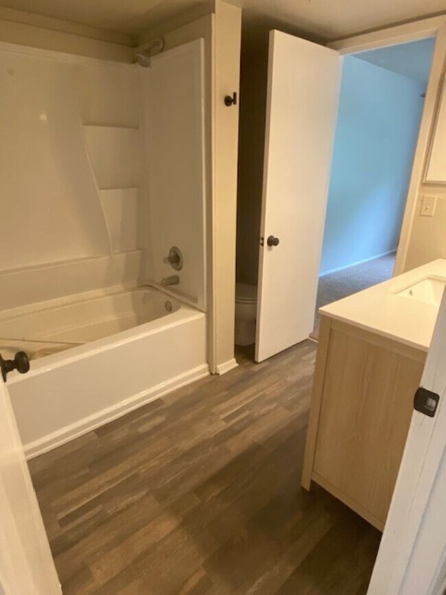 Building Photo - 2 BEDROOM CONDO BY UNT