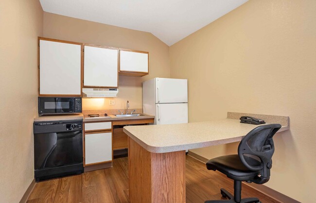 Building Photo - Furnished Studio-Jacksonville - Salisbury ...