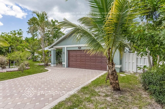 Building Photo - 9721 Carousel Cir N
