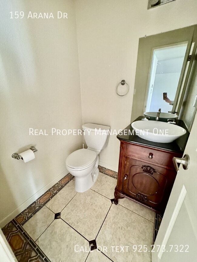 Building Photo - 159 Arana Dr