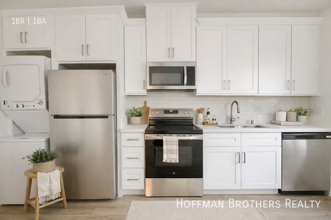 Building Photo - 4888 Lexington Ave