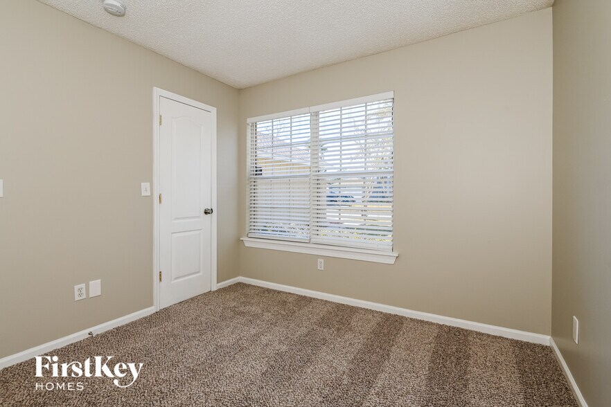 Building Photo - 6983 Lafayette Park Dr