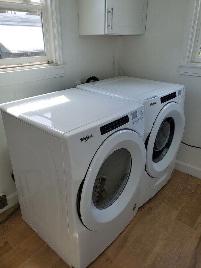 Building Photo - Van Ness Ave