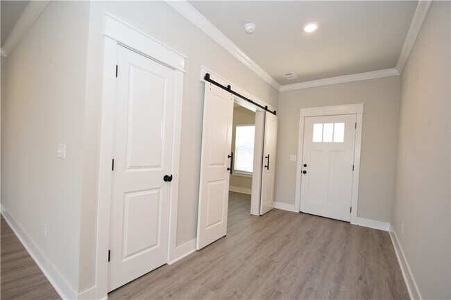 Building Photo - 42 Tummell Dr