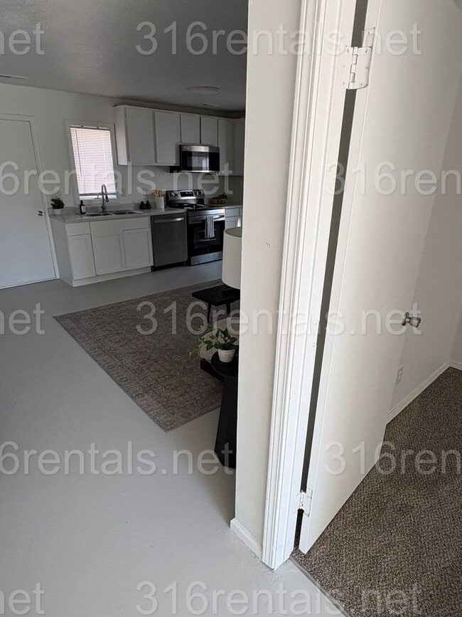 Building Photo - 6446 Mabel St