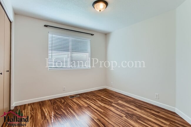 Building Photo - Charming & Spacious 3-Bed, 2-Bath Home in Peaceful North Plains!