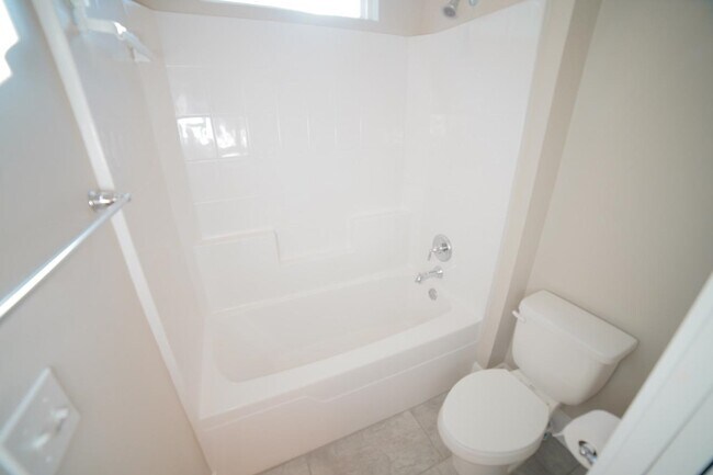 Building Photo - 2781 Julieanna Ln