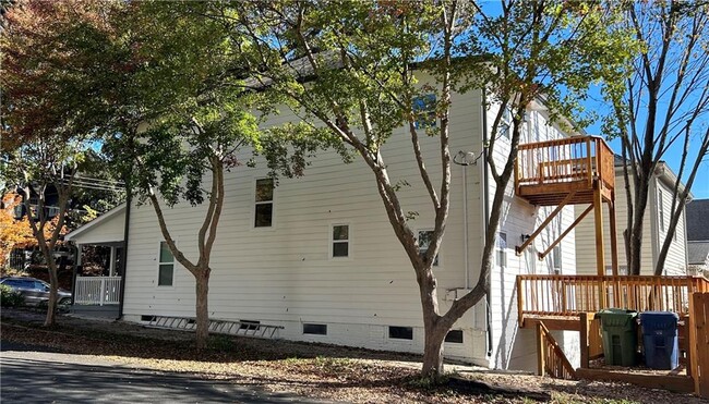 Building Photo - 559 Angier Ave NE