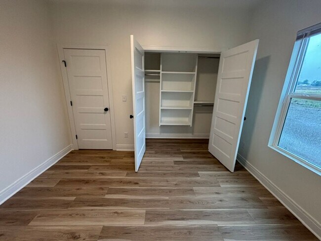Building Photo - 5309 Rolly -
