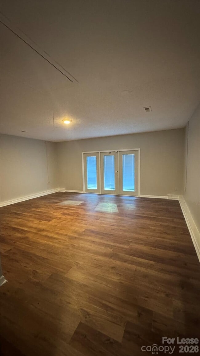 Building Photo - 4913 Hopewood Ln