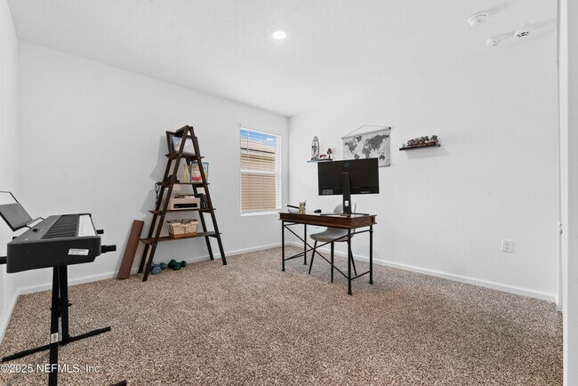 Building Photo - 12553 Russian Olive Rd