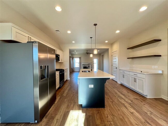 Building Photo - 876 Hedgefield Way