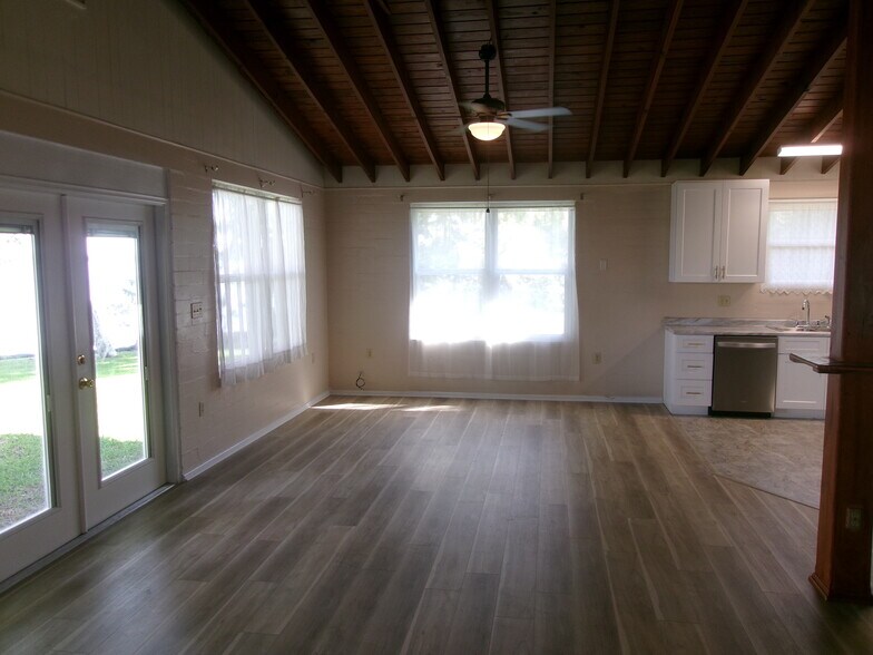 Building Photo - 154 Weerts Rd