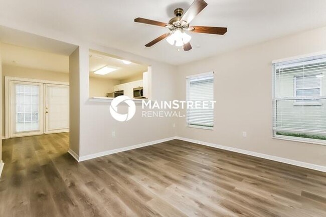 Building Photo - 3 Bedroom Pet-Friendly Home in Seffner, FL with Main Street Renewal