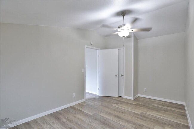 Building Photo - 1202 S San Jose Dr