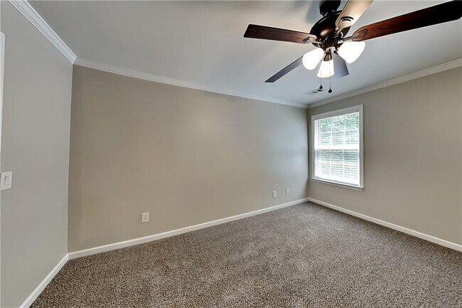 Building Photo - 158 Oak Grove Pl