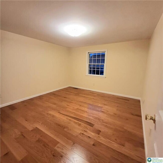 Building Photo - 1081 Barnside Rd