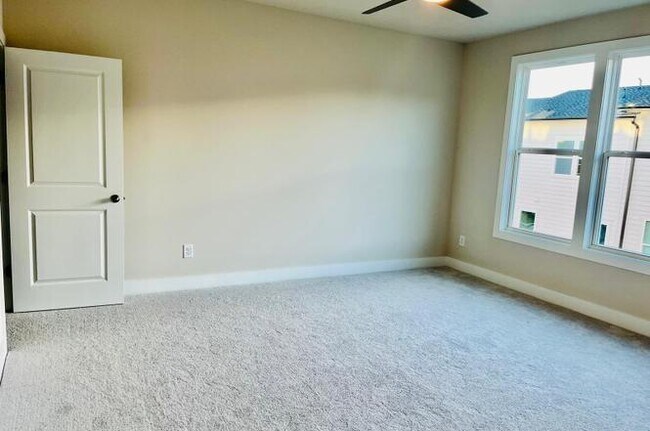 Building Photo - 1222 Waldon Xing