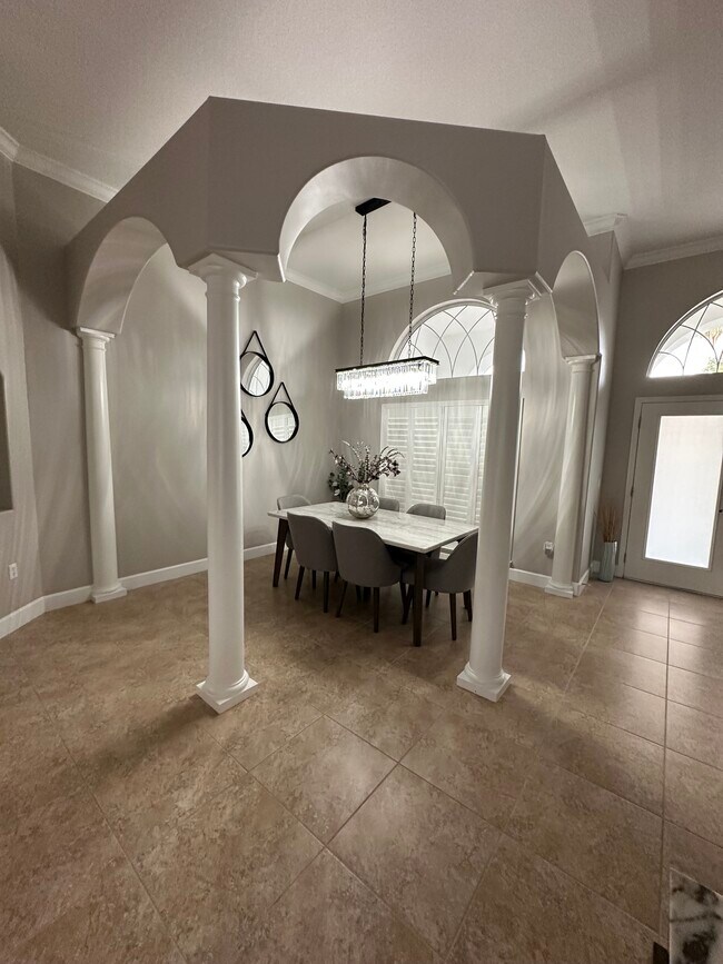 Building Photo - 10724 Cory Lake Dr