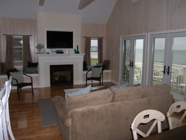 Building Photo - 99 N Shore Blvd