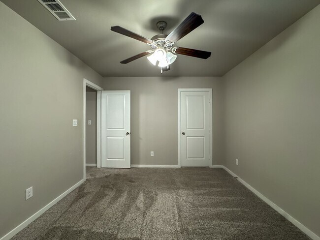 Building Photo - 1212 Ash St