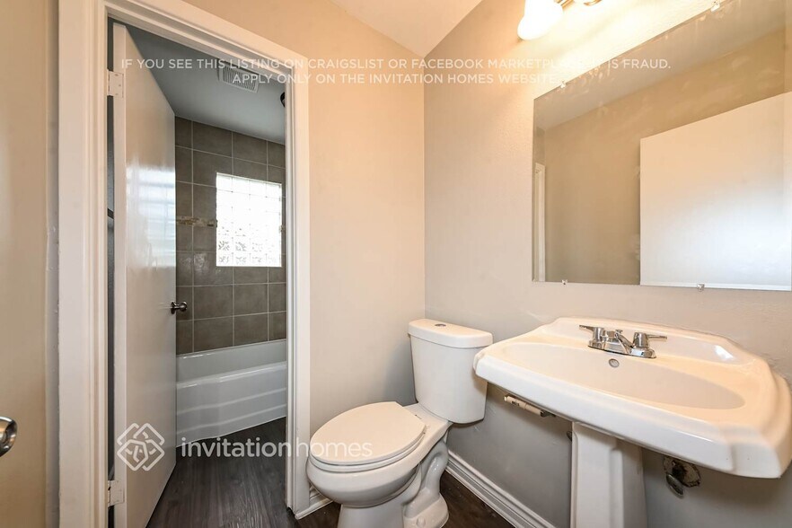 Building Photo - 1222 McDonald Dr