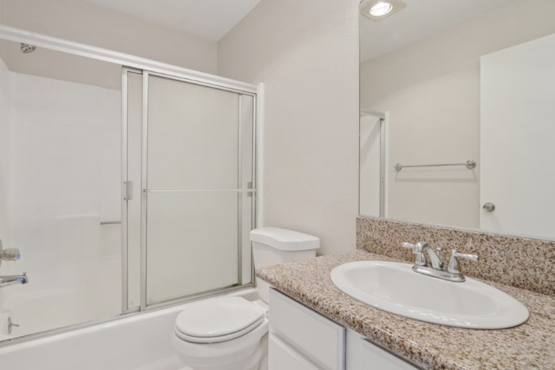 Building Photo - 700 E Cedar Ave