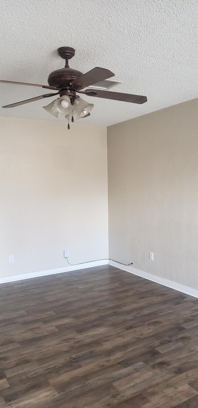 Building Photo - 11526 Tony Ponce Dr