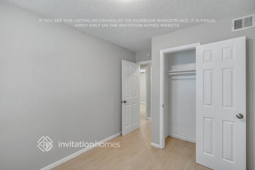 Building Photo - 7010 Lake Long Dr