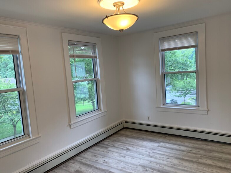 Building Photo - 55 Wetmore Ave