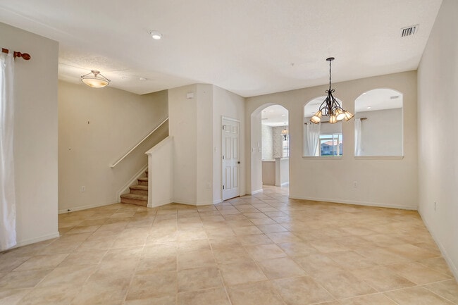 Building Photo - 3456 Parkridge Cir